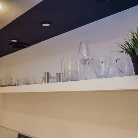 Apartment White In Center Of