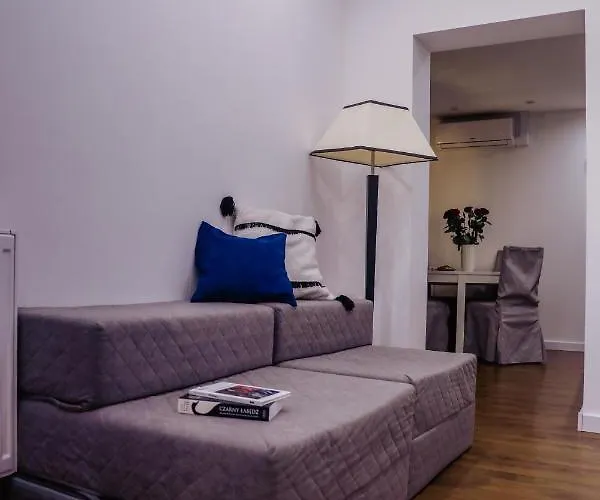 White In Center Of Appartement