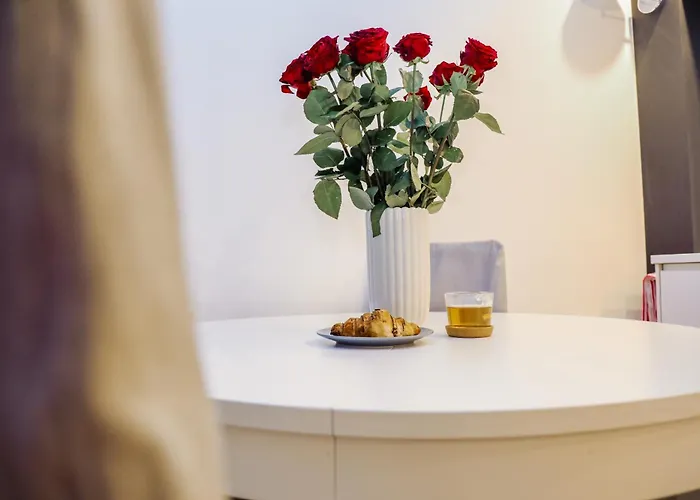 White In Center Of Apartmán *